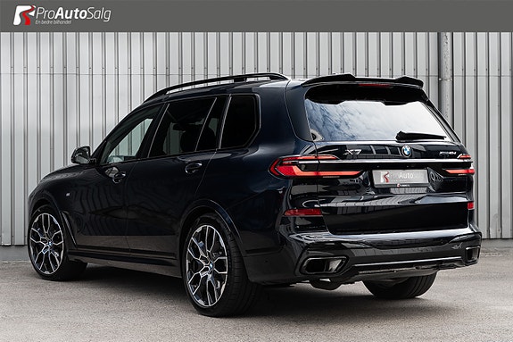 BMW X7 2 of 30