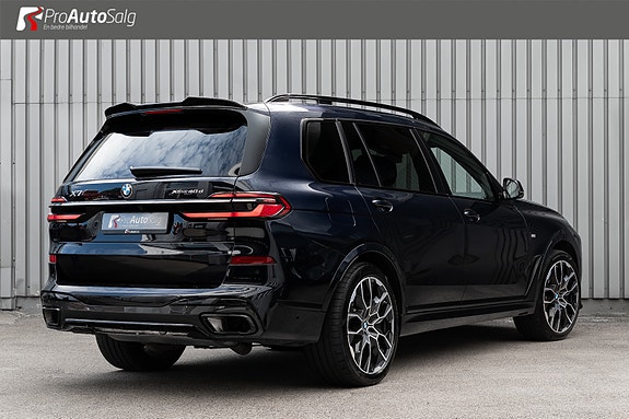 BMW X7 3 of 30
