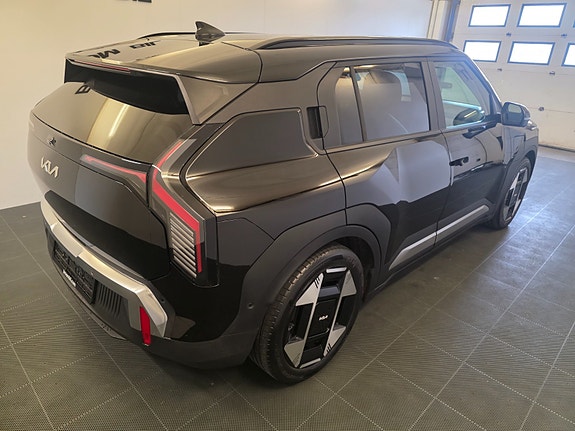 Kia EV3 4 of 16