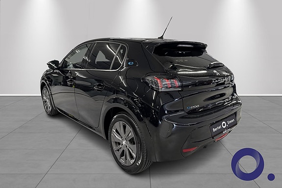 Peugeot e-208 6 of 17