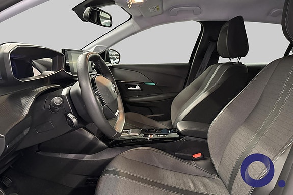 Peugeot e-208 10 of 17