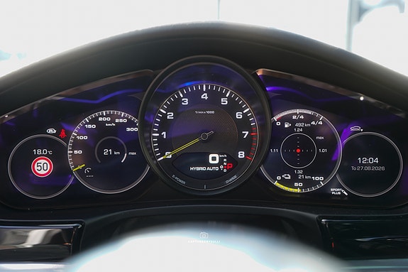 Porsche Panamera 4 12 of 30