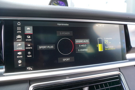 Porsche Panamera 4 21 of 30