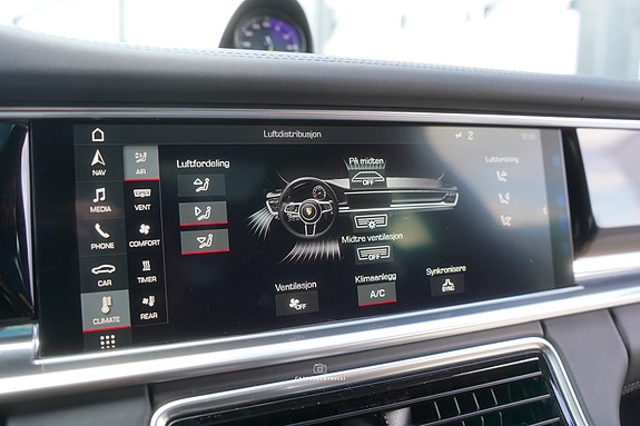 Porsche Panamera 4 18 of 30