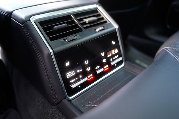 Porsche Panamera 4 29 of 30