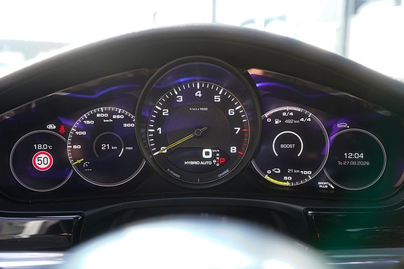 Porsche Panamera 4 13 of 30
