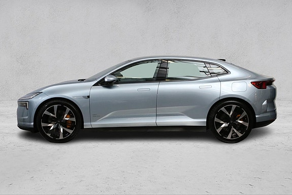 Polestar 4 2 of 30