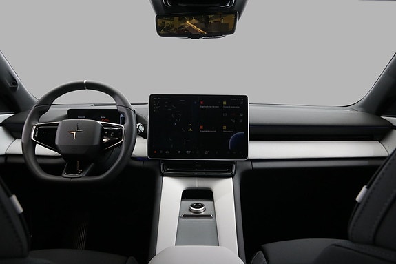 Polestar 4 15 of 30