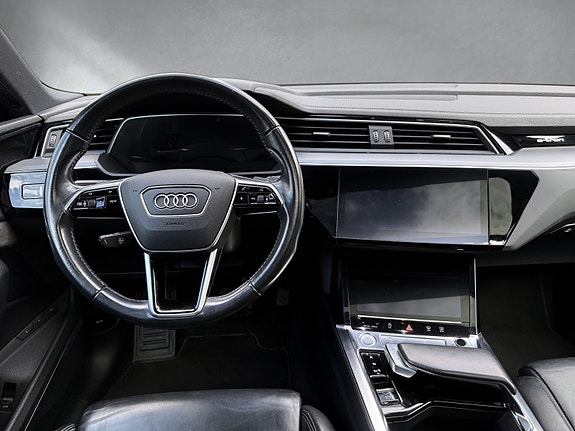 Audi e-tron 19 of 30