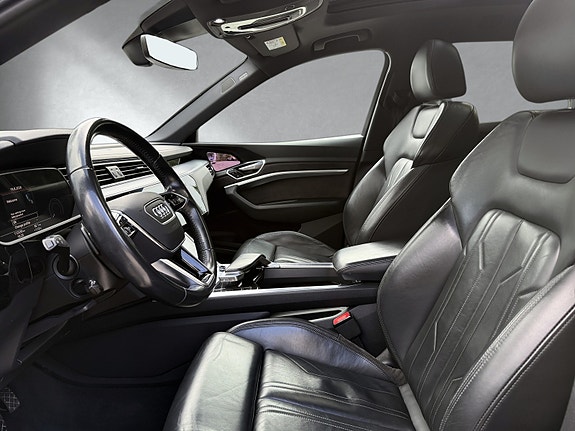 Audi e-tron 12 of 30