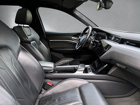 Audi e-tron 17 of 30