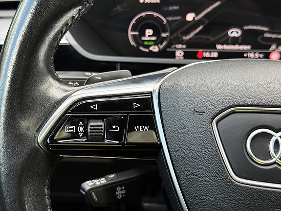 Audi e-tron 24 of 30