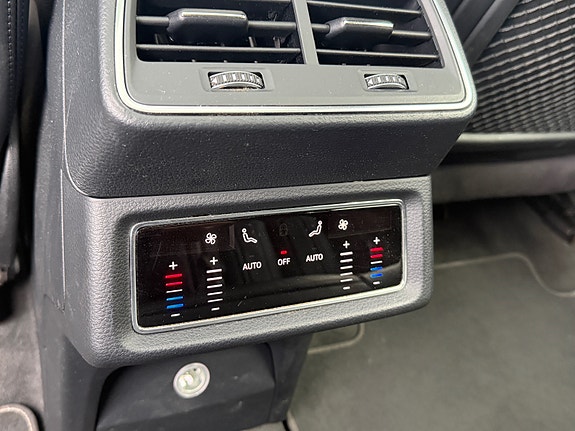 Audi e-tron 15 of 30