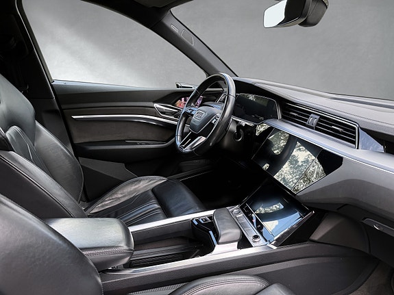 Audi e-tron 18 of 30