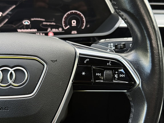 Audi e-tron 25 of 30