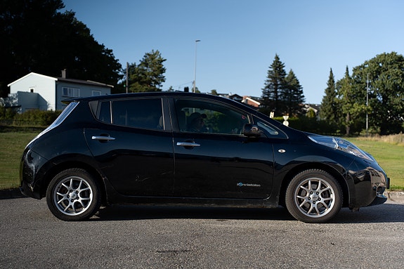 Nissan Leaf 4 of 22