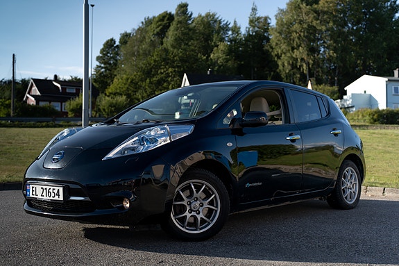 Nissan Leaf 2 of 22