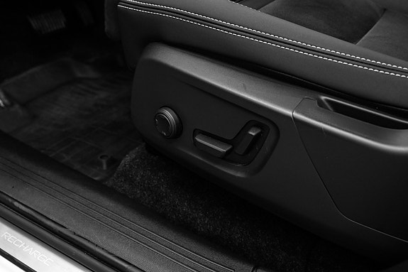 Volvo XC40 12 of 30