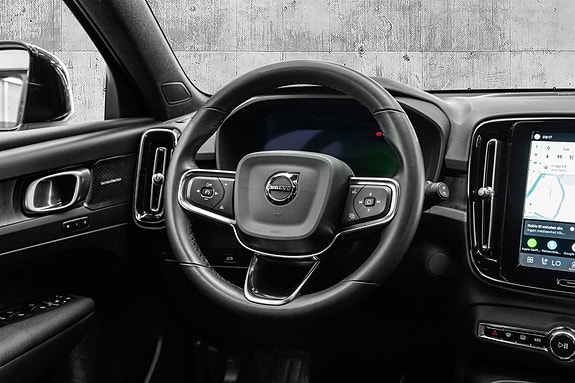 Volvo XC40 15 of 30