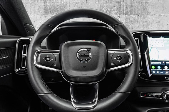 Volvo XC40 16 of 30