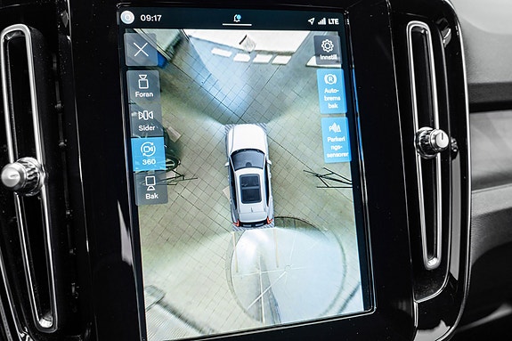 Volvo XC40 21 of 30