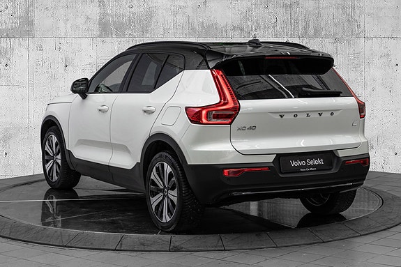 Volvo XC40 5 of 30