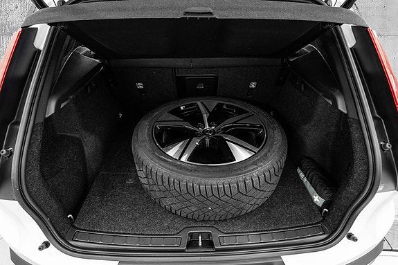 Volvo XC40 23 of 30