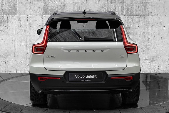 Volvo XC40 7 of 30