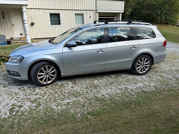 Volkswagen Passat 2 of 7