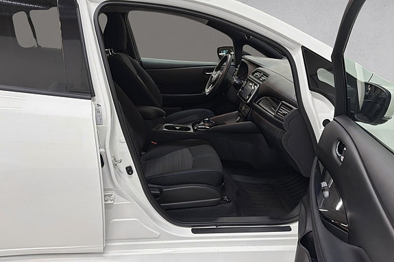 Nissan Leaf 12 of 23