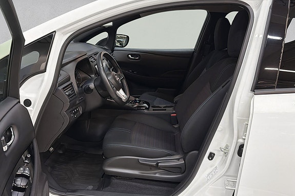 Nissan Leaf 11 of 23