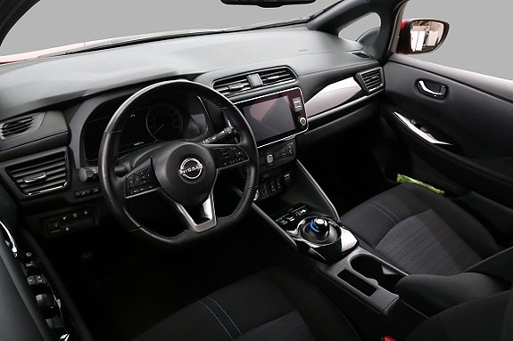 Nissan Leaf 10 of 23