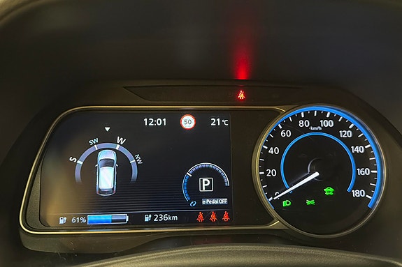 Nissan Leaf 27 of 30