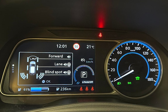Nissan Leaf 28 of 30