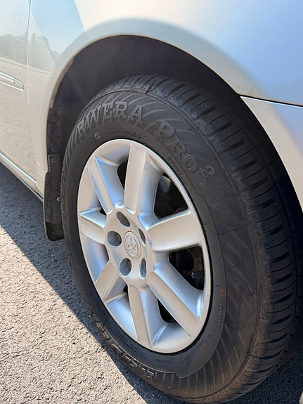Toyota Camry 4 of 30