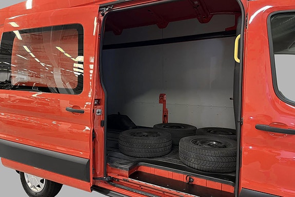 Ford Transit 10 of 20