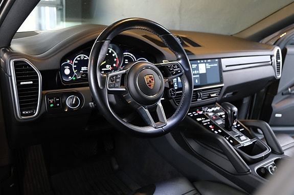 Porsche Cayenne Coupe 11 of 30