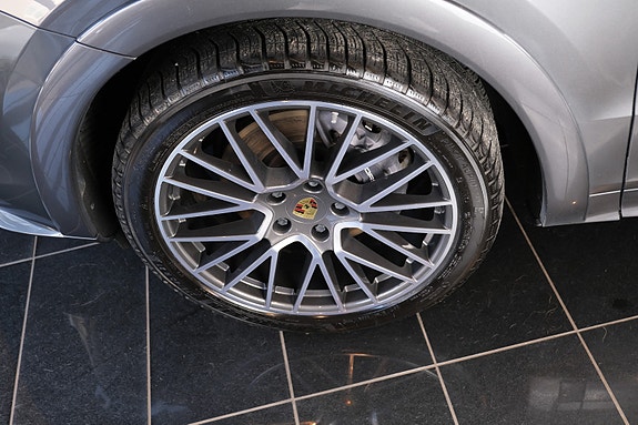 Porsche Cayenne Coupe 6 of 30