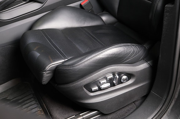 Porsche Cayenne Coupe 10 of 30
