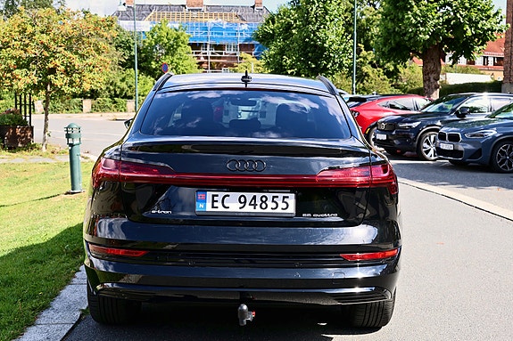 Audi e-tron Sportback 4 of 24