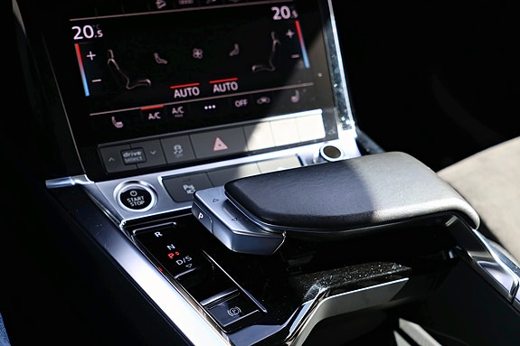 Audi e-tron Sportback 10 of 24
