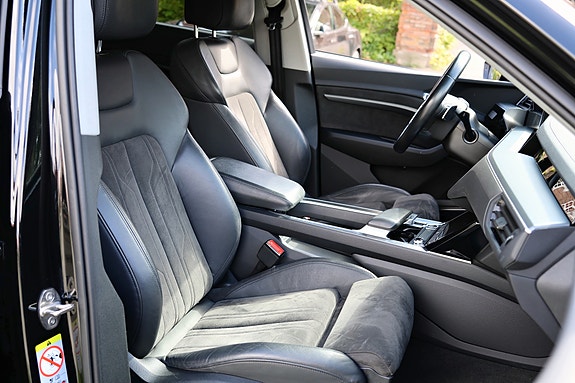 Audi e-tron Sportback 5 of 24