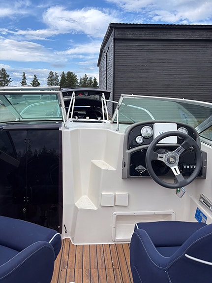 Daycruiser. Uttern 18 fot.  Stående på Osensjøen 10 of 20