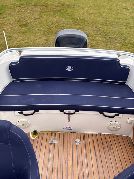 Daycruiser. Uttern 18 fot.  Stående på Osensjøen 15 of 20
