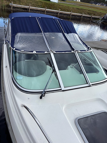 Daycruiser. Uttern 18 fot.  Stående på Osensjøen 8 of 20