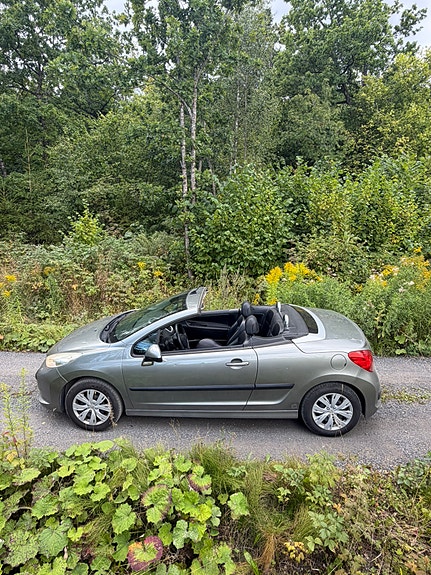 Peugeot 207 CC 3 of 4