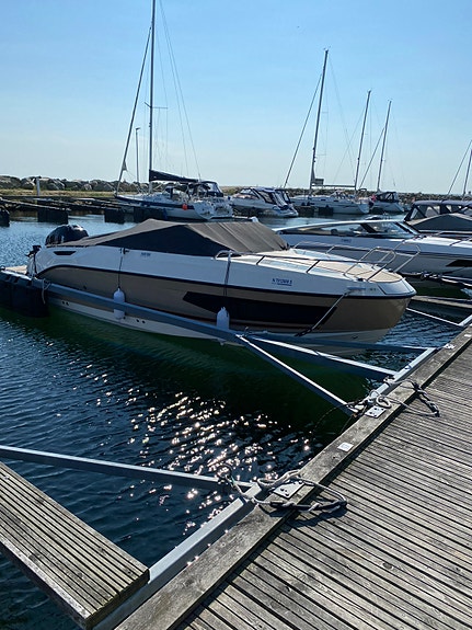 Uttern D70 Premium Edition - Lavt time antall 8 of 30