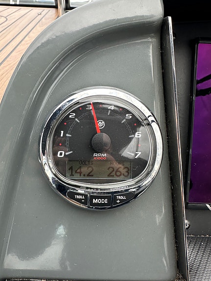 Uttern D70 Premium Edition - Lavt time antall 28 of 30