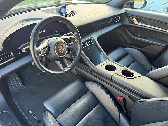 Porsche Taycan 4 17 of 30