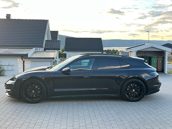 Porsche Taycan 4 6 of 30